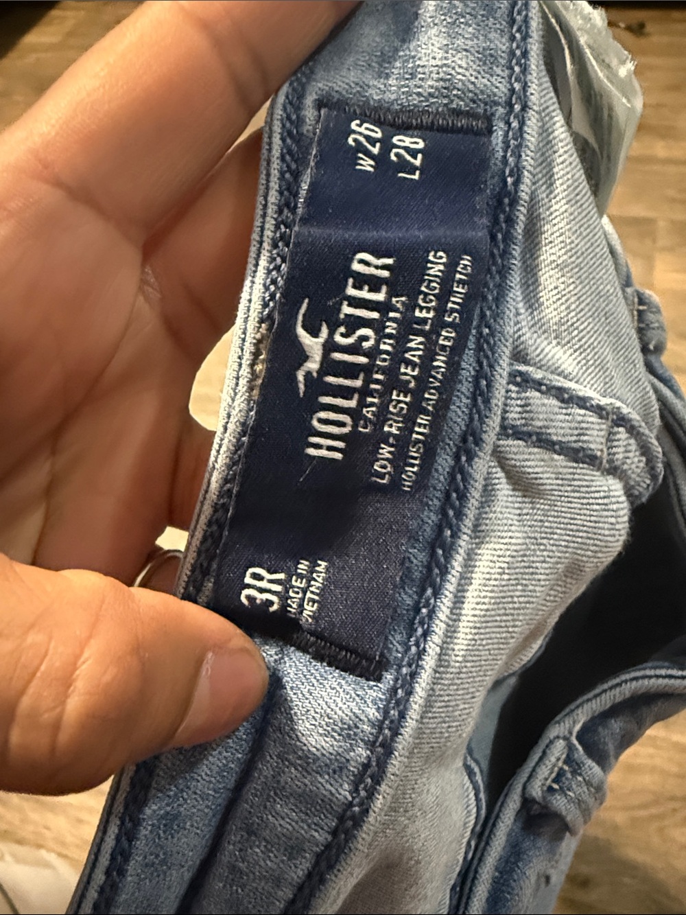 Hollister Light Blue Distressed Skinny Jeans - Picture 3 of 3